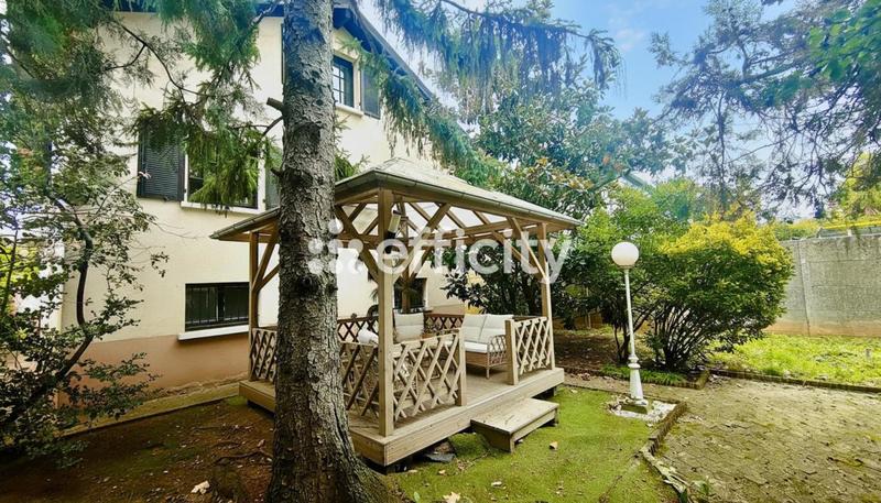 Maison - 150 m² - 5 pièces