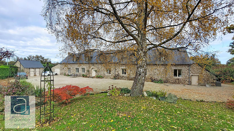 Maison - 230 m² - 8 pièces