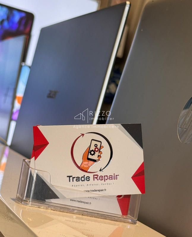 Fonds de commerce - Magasins - 70 m²