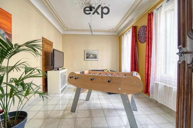 Maison contemporaine - 400 m² - 15 pièces