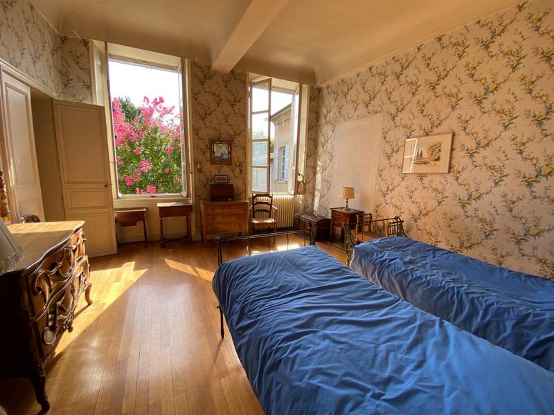 Maison - 600 m² - 18 pièces