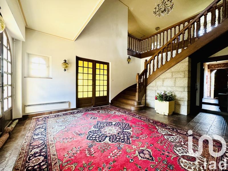Maison - 480 m² - 12 pièces