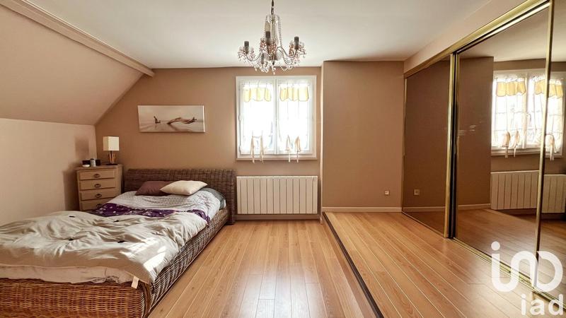 Maison - 198 m² - 7 pièces