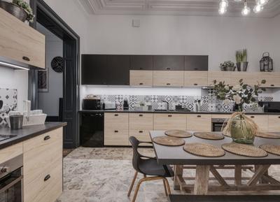 Maison - 251 m² - 12 pièces