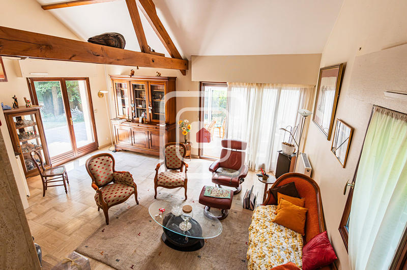Maison - 183 m² - 8 pièces