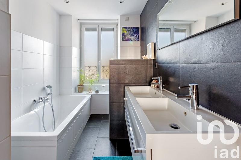 Maison - 200 m² - 7 pièces