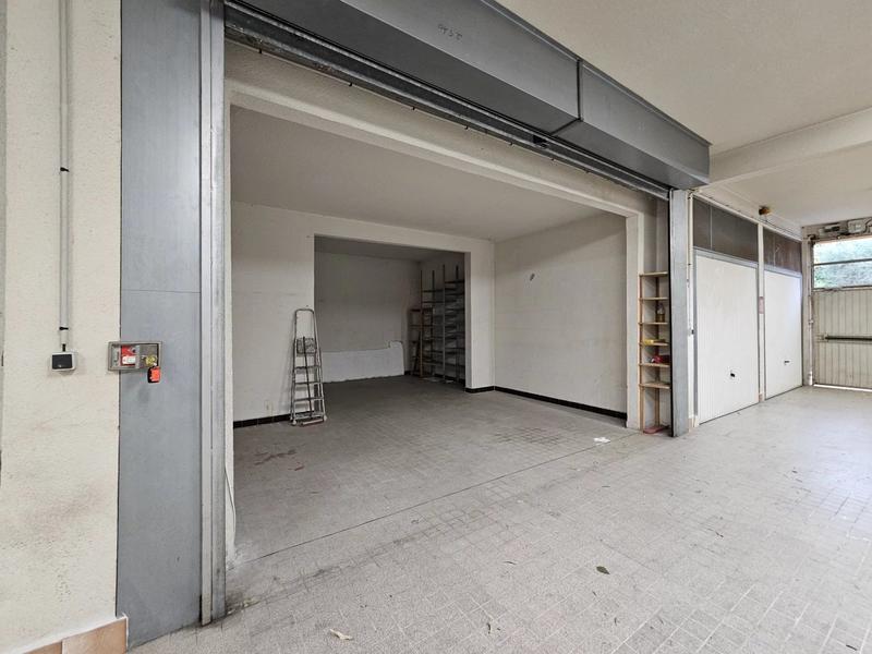 Parking / Garage - 38 m²