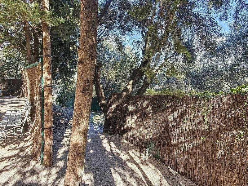 Propriété - 650 m² - 14 pièces