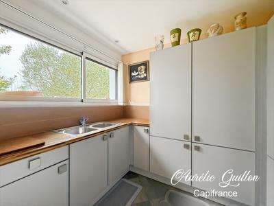 Maison - 254 m² - 9 pièces