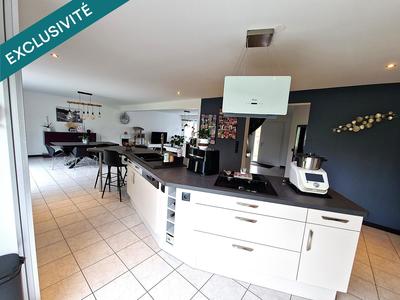 Maison - 225 m² - 7 pièces