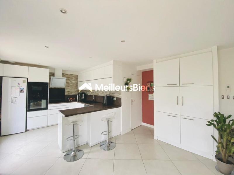 Maison - 117 m² - 6 pièces