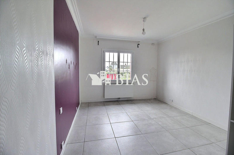 Maison - 230 m² - 7 pièces