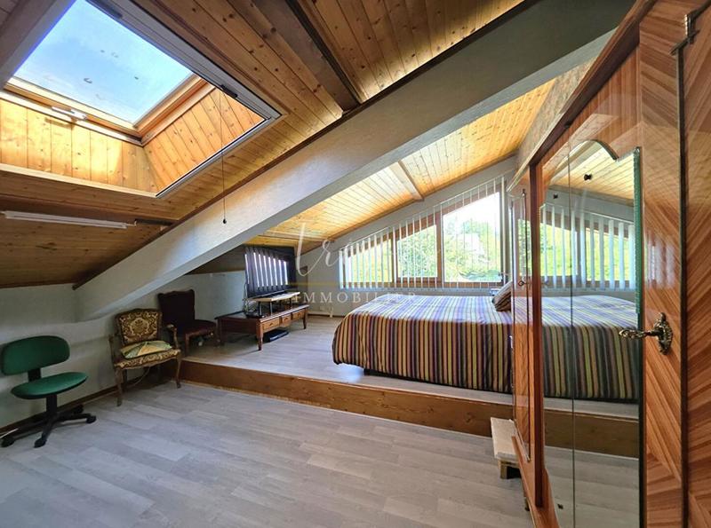 Maison - 328 m² - 8 pièces