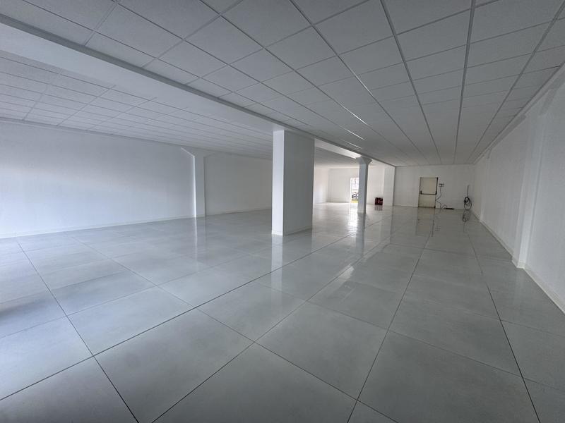 Local commercial - 200 m² - 1 pièce