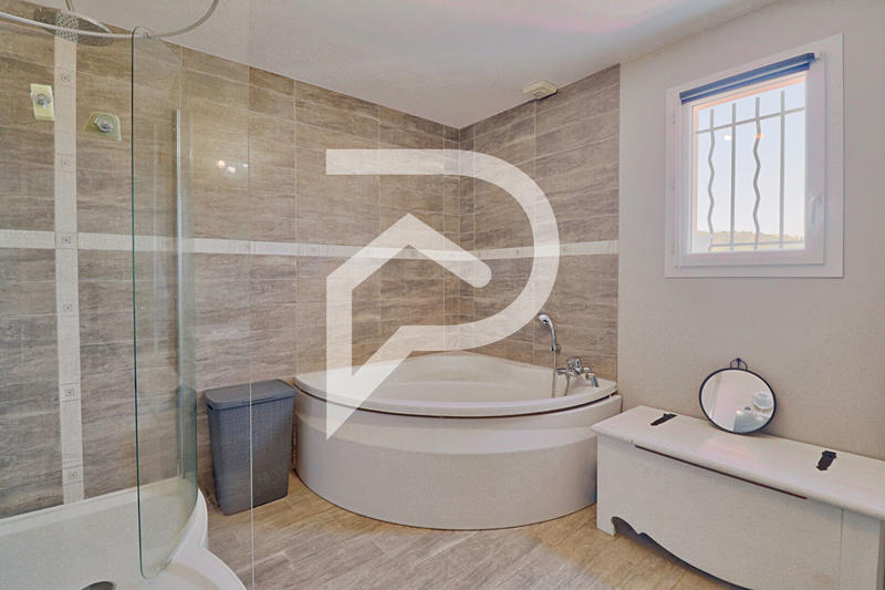 Villa - 138 m² - 6 pièces