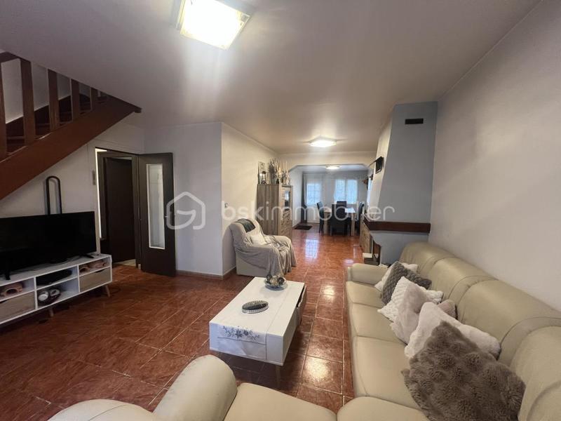 Demeure - 127 m² - 5 pièces