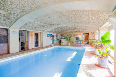 Maison - 275 m² - 10 pièces