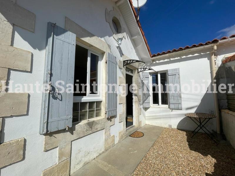 Maison de village - 70 m² - 3 pièces