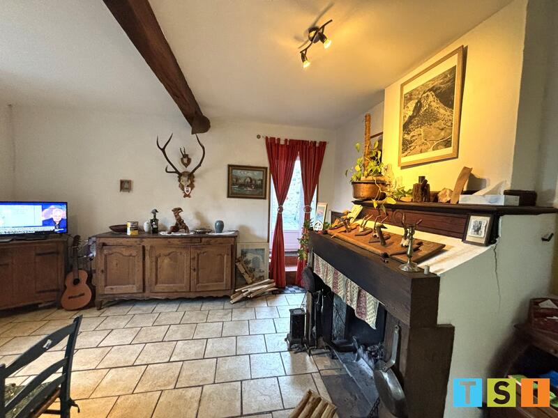 Maison en pierre - 182 m² - 4 pièces