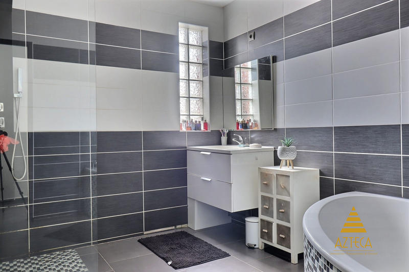 Maison - 150 m² - 5 pièces