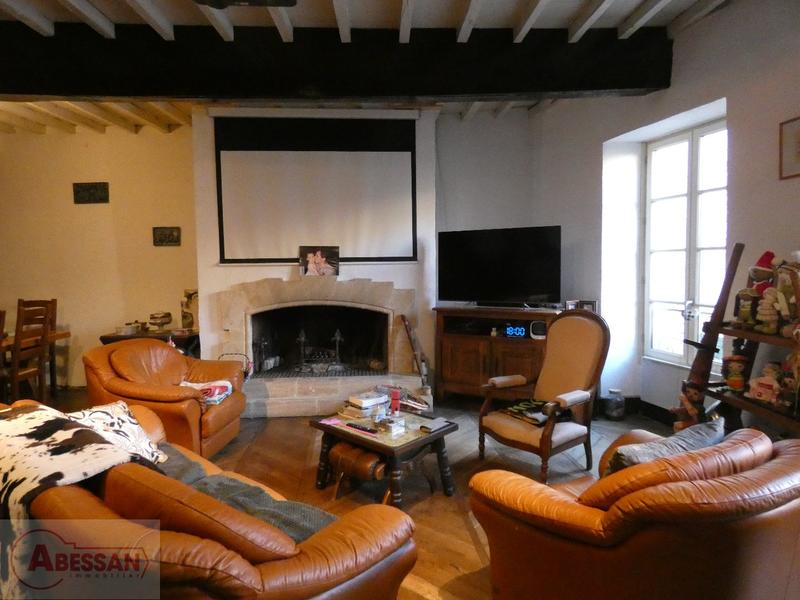 Maison - 560 m² - 13 pièces