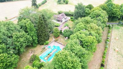 Maison - 250 m² - 7 pièces