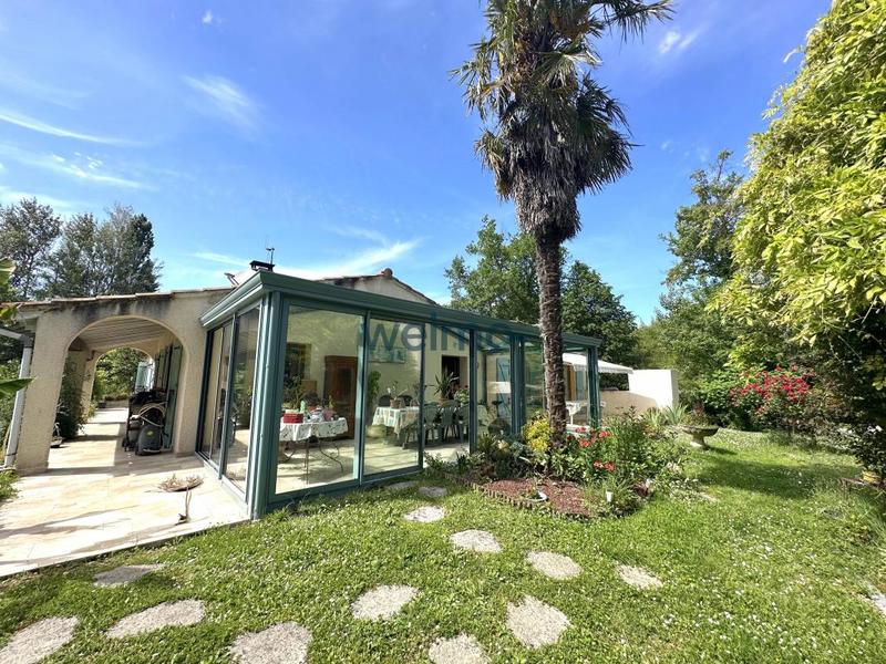 Maison - 245 m² - 8 pièces