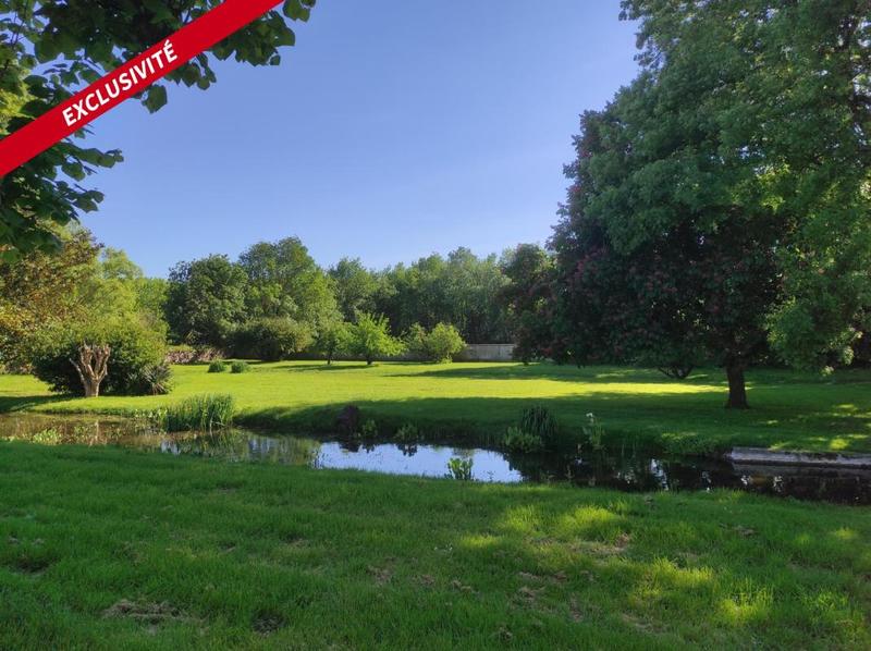 Maison - 410 m² - 10 pièces