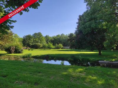 Maison - 410 m² - 10 pièces