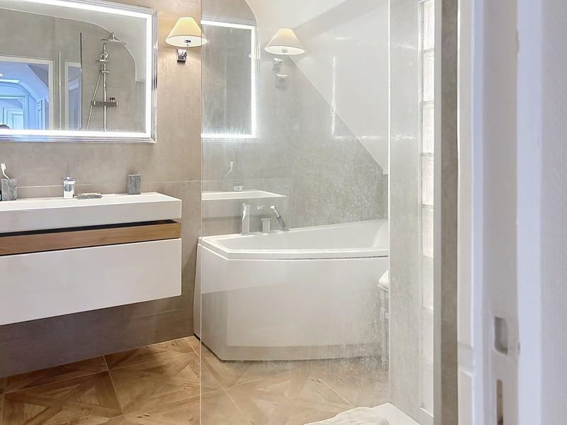 Appartement ancien - 153 m² - 5 pièces