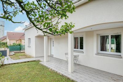 Maison - 160 m² - 8 pièces