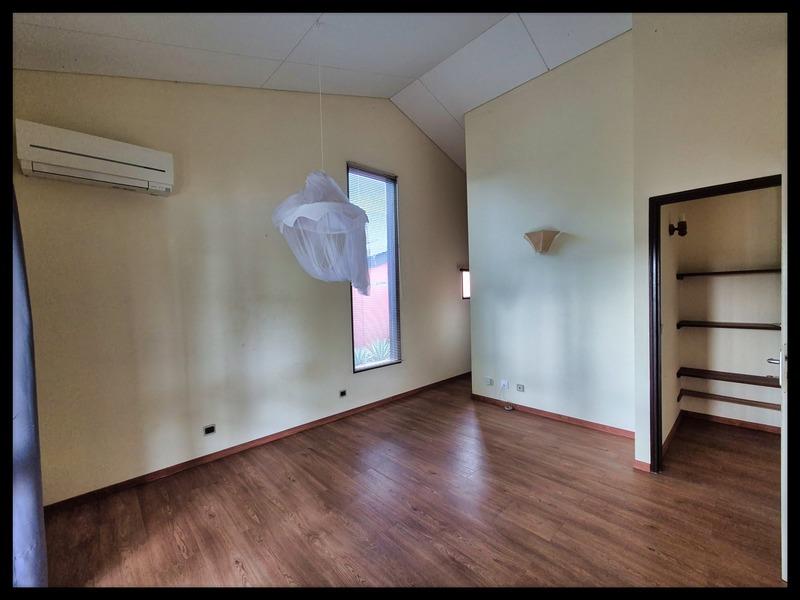 Villa - 205 m² - 8 pièces