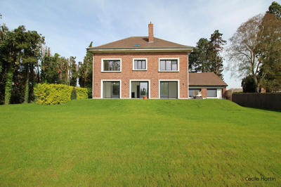 Maison - 240 m² - 9 pièces