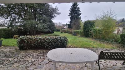 Maison traditionnelle - 225 m² - 8 pièces