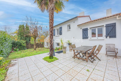 Maison - 160 m² - 7 pièces