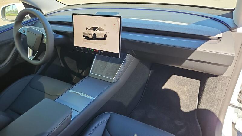 Tesla Model y Dual motor Awd Long Range