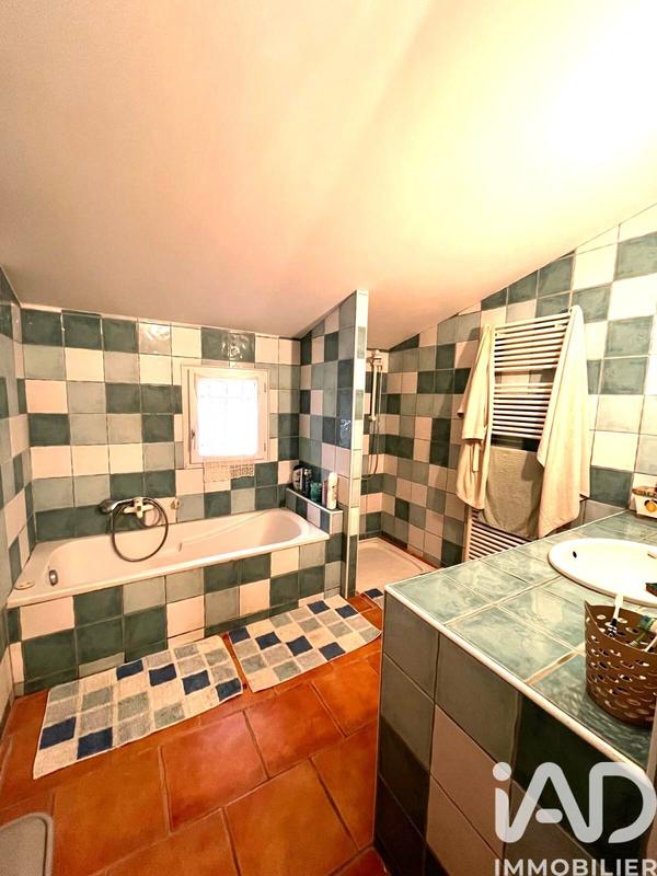 Maison - 182 m² - 7 pièces