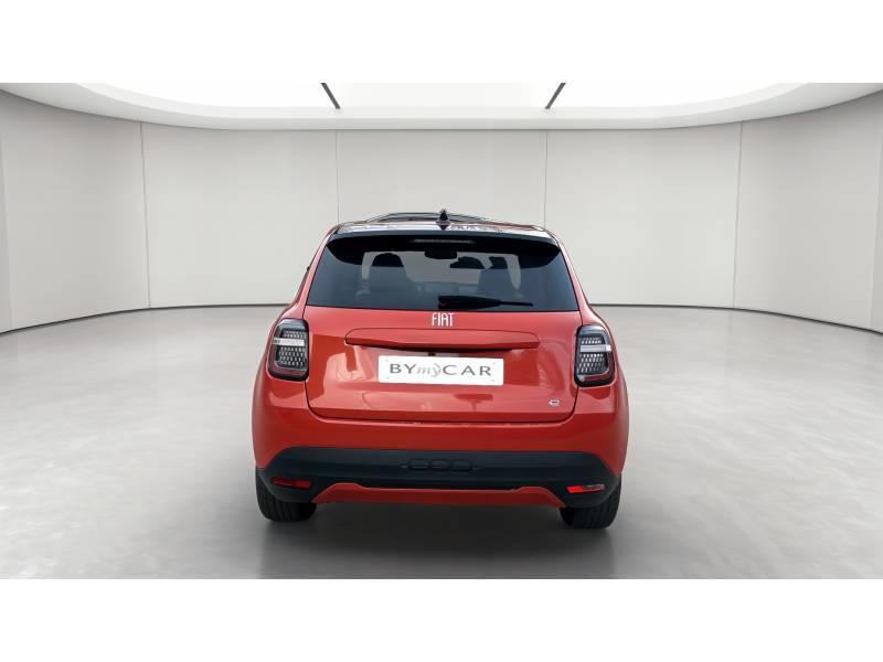 Fiat 600 600e 54 kWh 156 ch la Prima