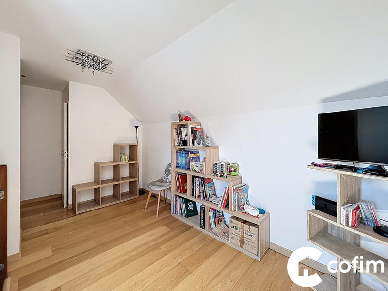 Maison - 180 m² - 7 pièces