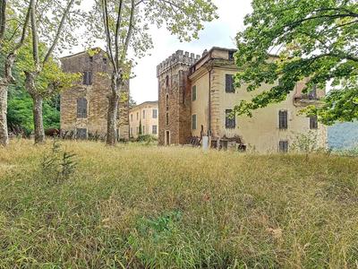 Château - 1 700 m² - 83 pièces