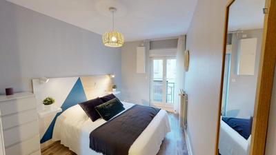 Chambre - 11 m² - 6 pièces