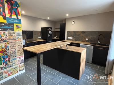 Maison - 137 m² - 7 pièces