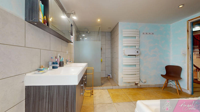 Maison - 174 m² - 5 pièces