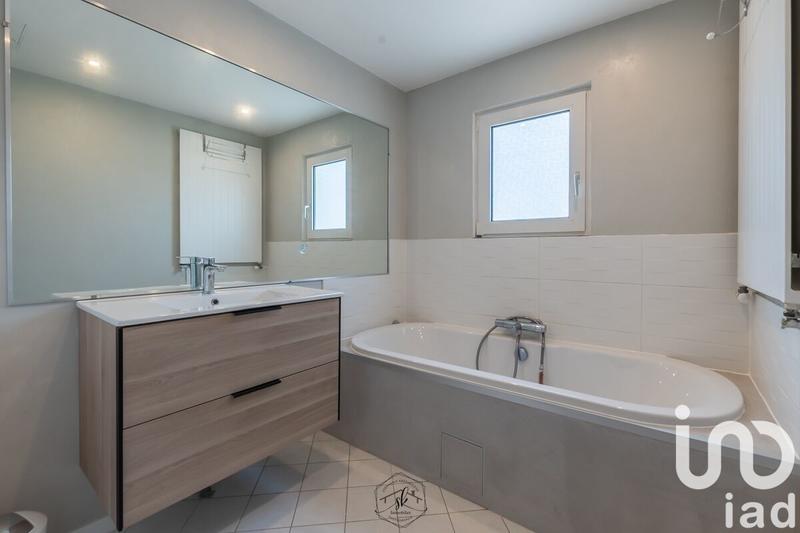 Maison - 103 m² - 5 pièces