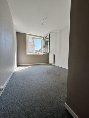 Appartement ancien - 79 m² - 3 pièces