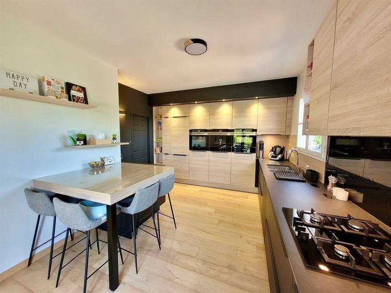 Maison - 179 m² - 6 pièces