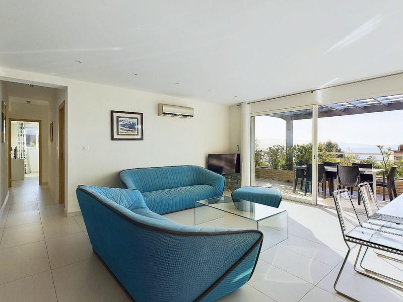 Maison - 270 m² - 11 pièces