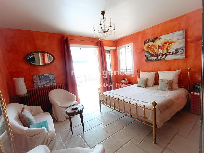 Maison - 250 m² - 7 pièces