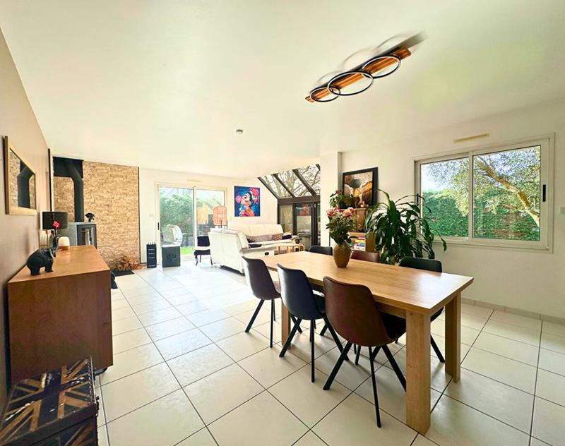 Maison - 160 m² - 8 pièces