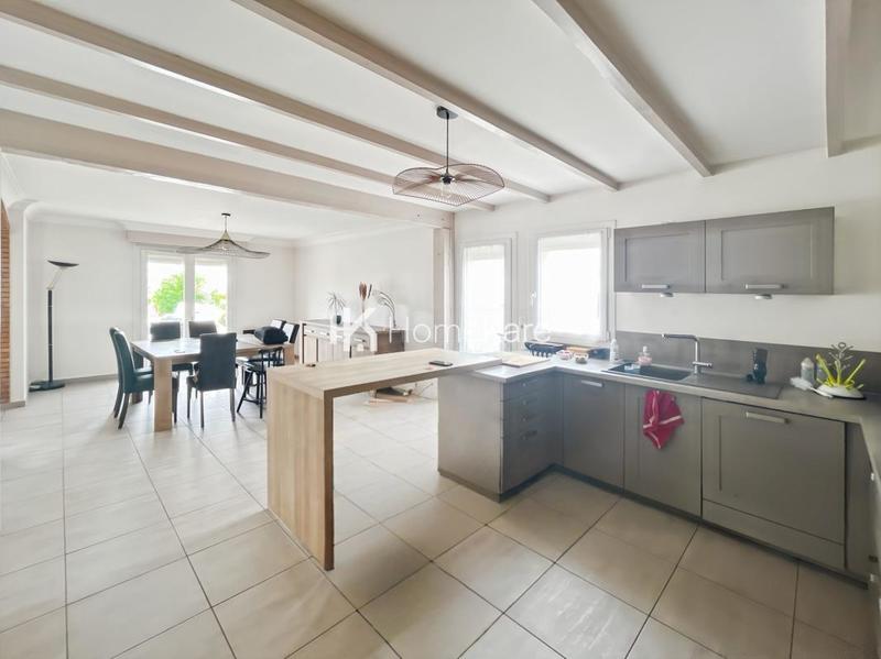 Maison - 200 m² - 8 pièces